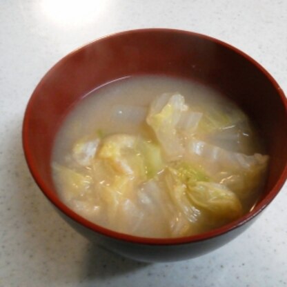 白菜が柔らかくて、甘い～♪
温まるお味噌汁ありがと～(*^_^*)